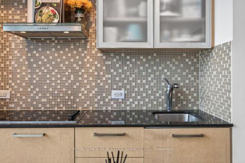 Photo 11 at 1804 - 14 York Street, Waterfront Communities C1, Toronto