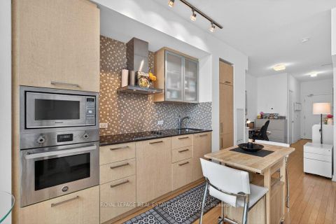 Photo 13 at 1804 - 14 York Street, Waterfront Communities C1, Toronto
