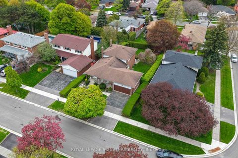 Photo 1 at 14 Logstone Crescent, Morningside, Toronto