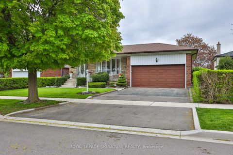 Photo 2 at 14 Logstone Crescent, Morningside, Toronto