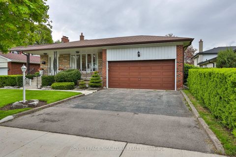Photo 3 at 14 Logstone Crescent, Morningside, Toronto