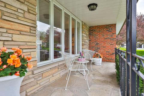 Photo 5 at 14 Logstone Crescent, Morningside, Toronto