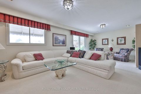 Photo 17 at 14 Logstone Crescent, Morningside, Toronto