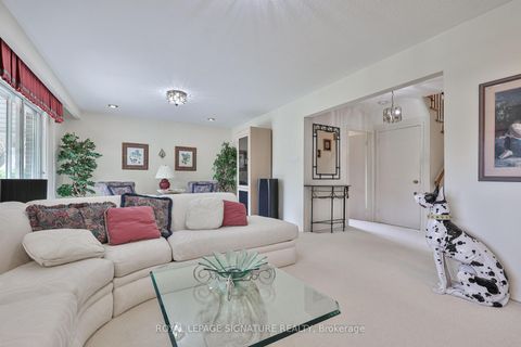 Photo 18 at 14 Logstone Crescent, Morningside, Toronto