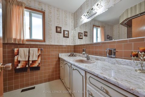 Photo 30 at 14 Logstone Crescent, Morningside, Toronto