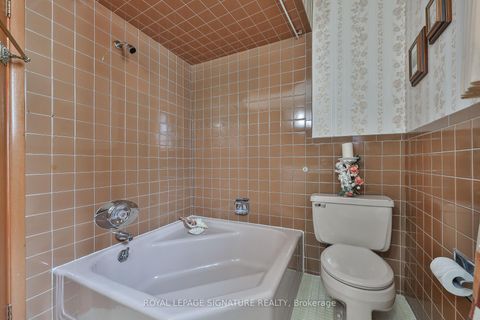 Photo 31 at 14 Logstone Crescent, Morningside, Toronto