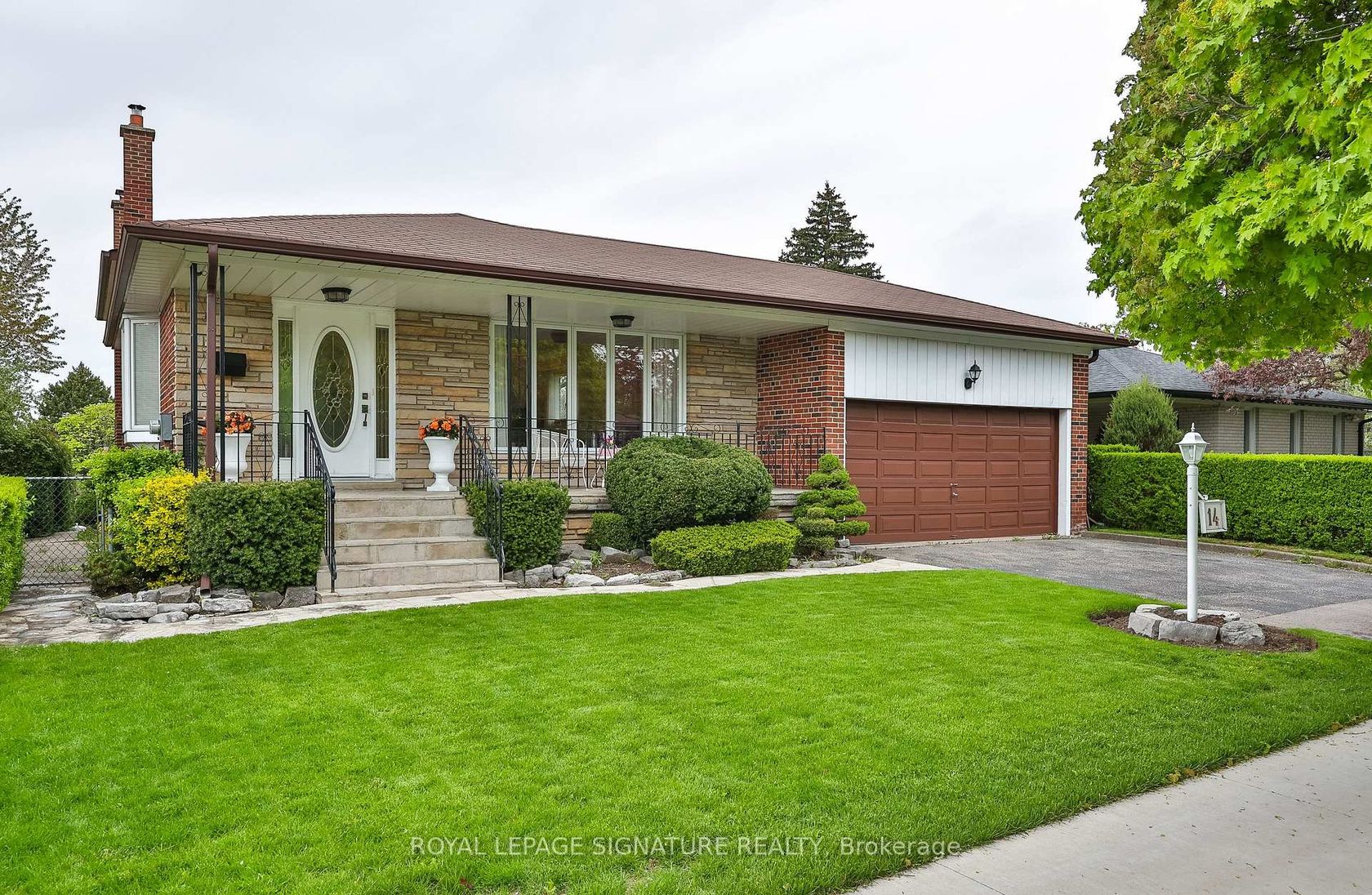 14 Logstone Crescent, Morningside, Toronto 
