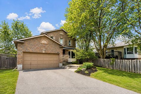 Photo 0 at 692 Avery Court, Pinecrest, Oshawa