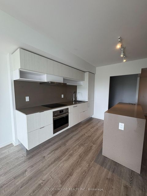 Photo 9 at 735 - 8 Hillsdale Avenue E, Mount Pleasant West, Toronto