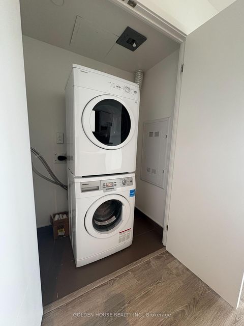 Photo 11 at 735 - 8 Hillsdale Avenue E, Mount Pleasant West, Toronto