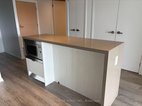 Photo 12 at 735 - 8 Hillsdale Avenue E, Mount Pleasant West, Toronto