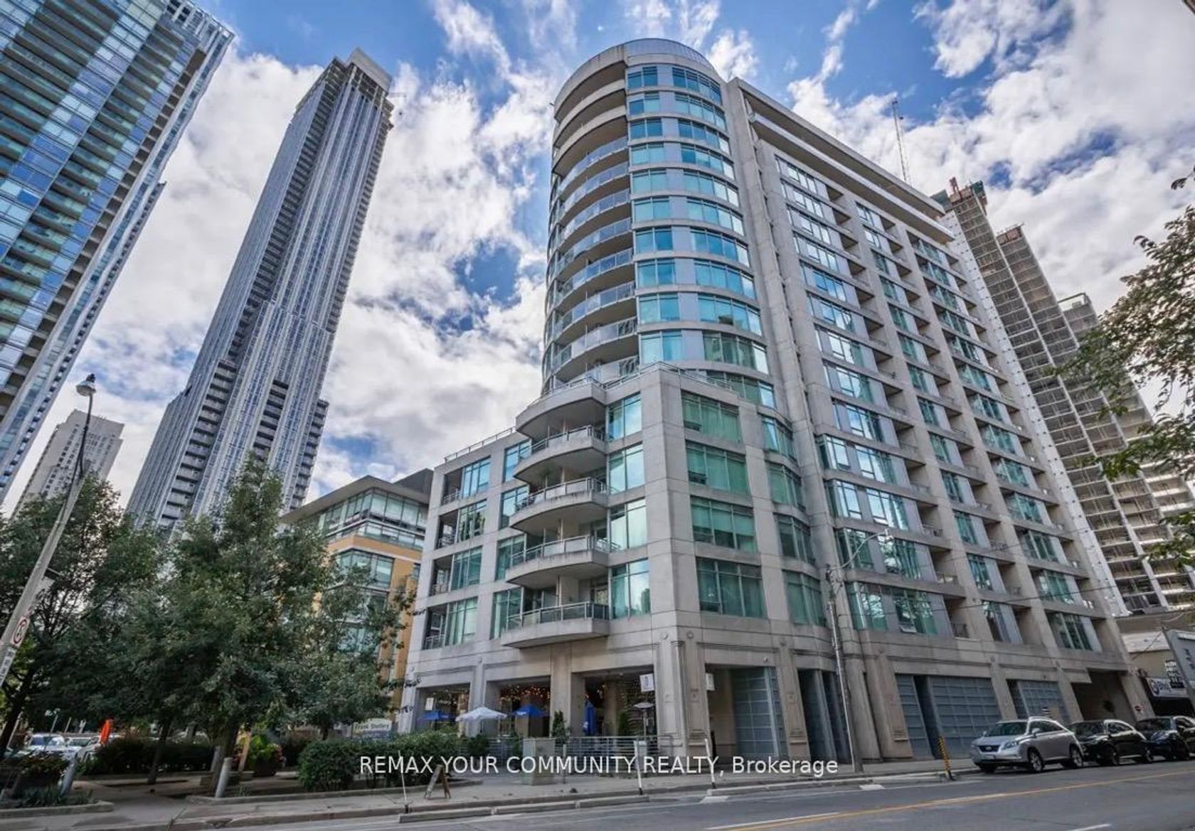 606 - 8 Scollard Street, Annex, Toronto 