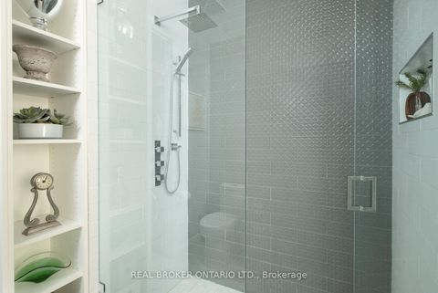 Photo 12 at 803 - 23 Brant Street, Waterfront Communities C1, Toronto