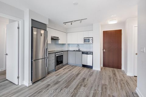 Photo 3 at 723 - 120 Varna Drive, Lawrence, Toronto
