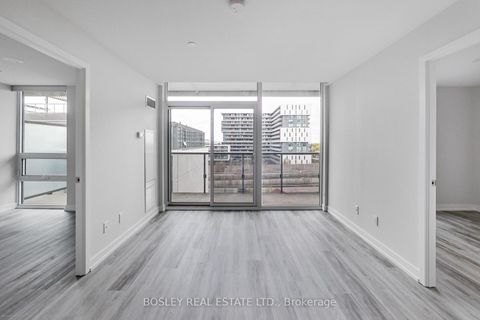 Photo 7 at 723 - 120 Varna Drive, Lawrence, Toronto