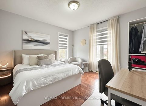 Photo 6 at 129 Ledge Rock Drive, Vellore Village, Vaughan