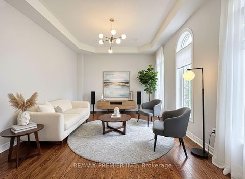 Photo 8 at 129 Ledge Rock Drive, Vellore Village, Vaughan