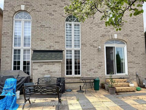 Photo 12 at 129 Ledge Rock Drive, Vellore Village, Vaughan