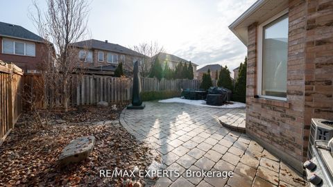 Photo 39 at 11 Crew Crescent, Maple, Vaughan
