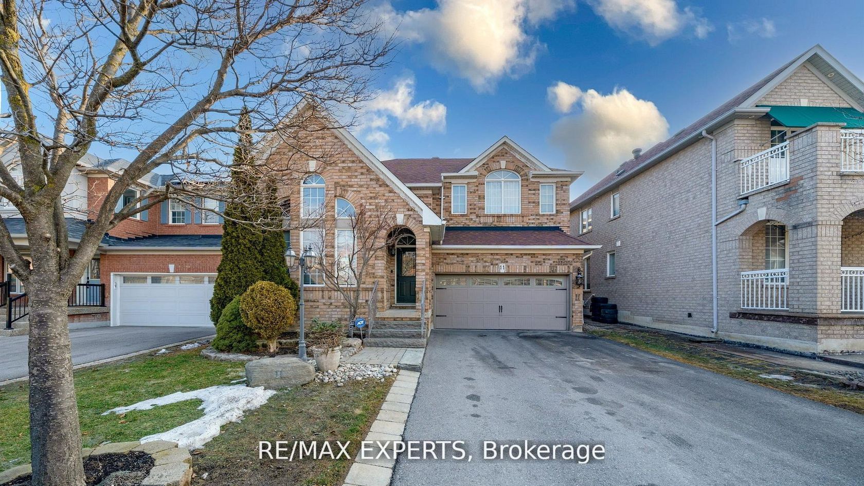 11 Crew Crescent, Maple, Vaughan photo 1