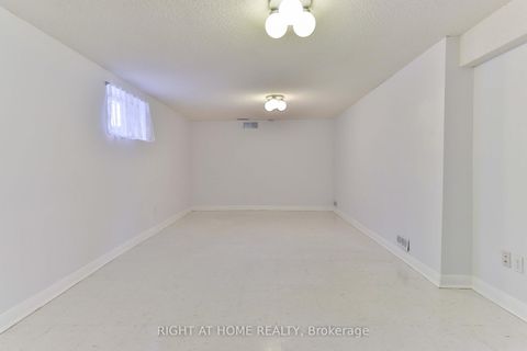 Photo 14 at 220 Homewood Avenue, Newtonbrook West, Toronto