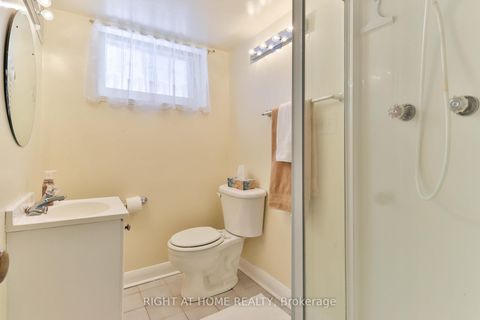 Photo 18 at 220 Homewood Avenue, Newtonbrook West, Toronto
