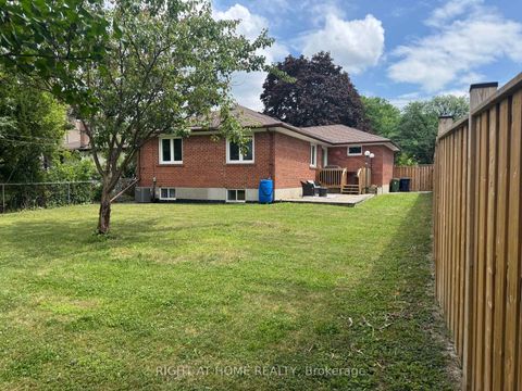 Photo 20 at 220 Homewood Avenue, Newtonbrook West, Toronto
