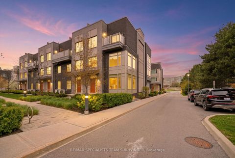 Photo 1 at 25 - 18 Applewood Lane, Etobicoke West Mall, Toronto