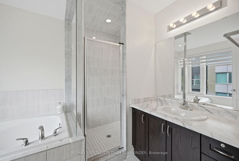 Photo 14 at 25 - 18 Applewood Lane, Etobicoke West Mall, Toronto