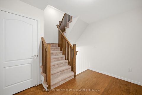 Photo 17 at 25 - 18 Applewood Lane, Etobicoke West Mall, Toronto
