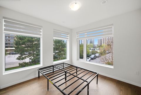 Photo 18 at 25 - 18 Applewood Lane, Etobicoke West Mall, Toronto