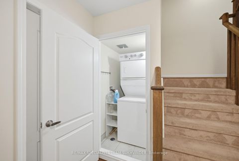 Photo 23 at 25 - 18 Applewood Lane, Etobicoke West Mall, Toronto