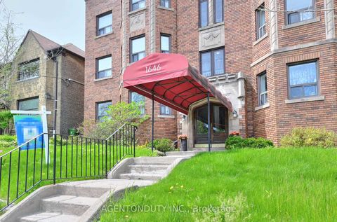 Photo 1 at 17 - 1646 Bathurst Street, Cedarvale, Toronto