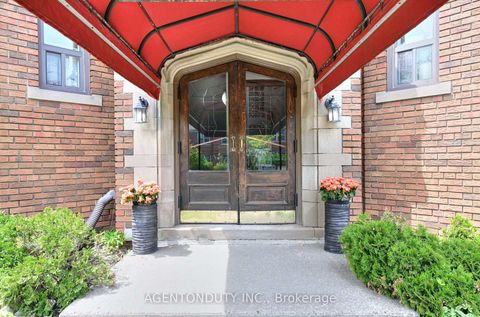 Photo 2 at 17 - 1646 Bathurst Street, Cedarvale, Toronto
