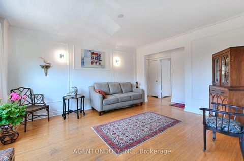 Photo 6 at 17 - 1646 Bathurst Street, Cedarvale, Toronto