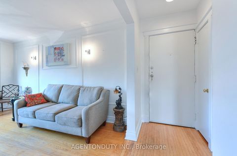 Photo 9 at 17 - 1646 Bathurst Street, Cedarvale, Toronto