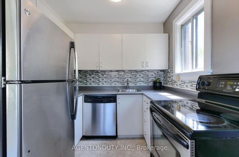Photo 12 at 17 - 1646 Bathurst Street, Cedarvale, Toronto