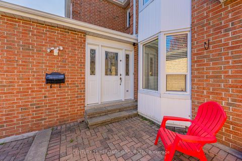 Photo 1 at 36 Hallmark Court, Yorkhill, Vaughan