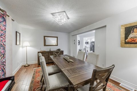 Photo 3 at 36 Hallmark Court, Yorkhill, Vaughan