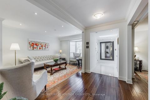 Photo 4 at 36 Hallmark Court, Yorkhill, Vaughan