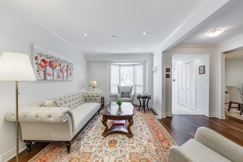 Photo 5 at 36 Hallmark Court, Yorkhill, Vaughan
