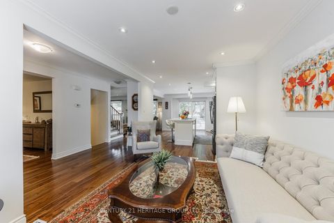 Photo 6 at 36 Hallmark Court, Yorkhill, Vaughan