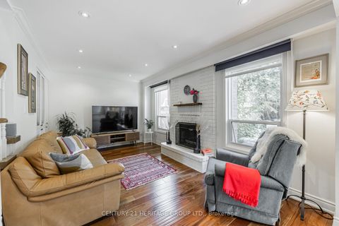 Photo 7 at 36 Hallmark Court, Yorkhill, Vaughan