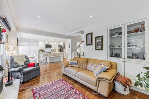 Photo 8 at 36 Hallmark Court, Yorkhill, Vaughan