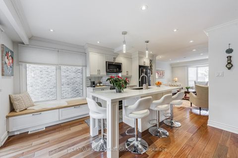 Photo 9 at 36 Hallmark Court, Yorkhill, Vaughan