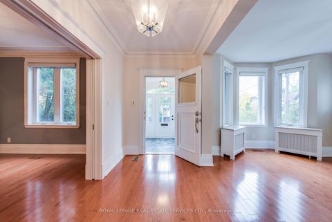 Photo 6 at 18 Shorncliffe Avenue, Casa Loma, Toronto