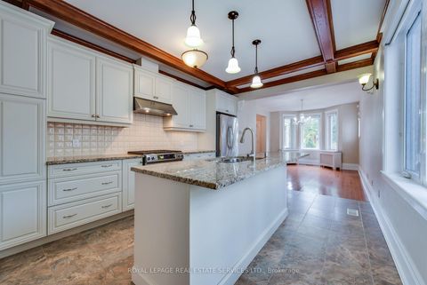 Photo 9 at 18 Shorncliffe Avenue, Casa Loma, Toronto
