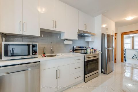 Photo 14 at 18 Shorncliffe Avenue, Casa Loma, Toronto