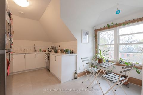 Photo 17 at 18 Shorncliffe Avenue, Casa Loma, Toronto