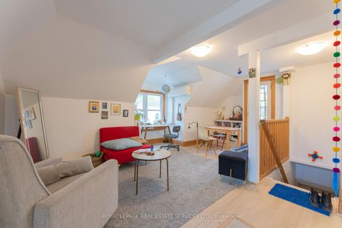 Photo 18 at 18 Shorncliffe Avenue, Casa Loma, Toronto